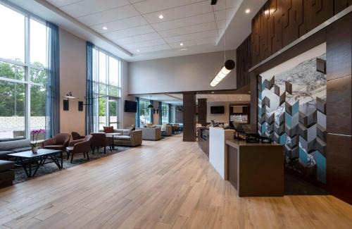 Four Points Hotel | Hyatt Place Austin Lake Travis/Four Points