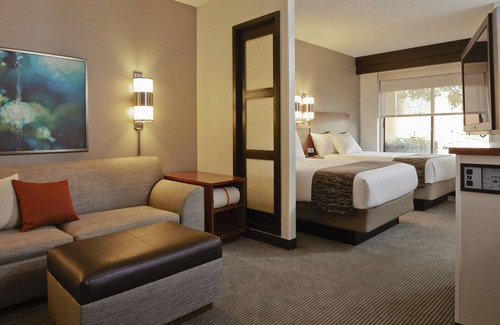 The Colony Hotel | Hyatt Place Dallas / The Colony