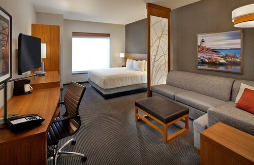 Warwick Hotel | Hyatt Place Warwick / Providence Airport