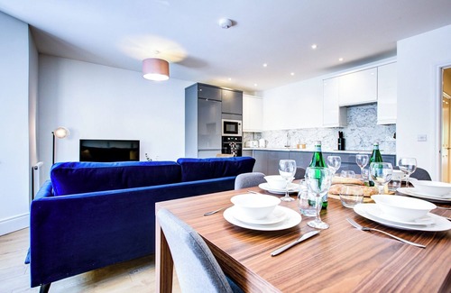 Beverley Apartamento | Hybrid Resi - New Malden | 3 Bed Apartment