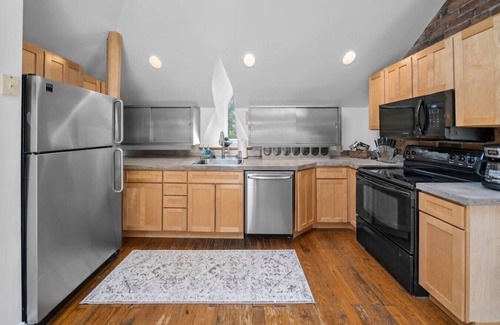 Hyde Park Apartamento | Hyde Park 2BR/2BA Penthouse with Private Patio