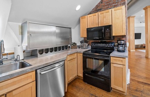 Hyde Park Apartamento | Hyde Park 2BR/2BA Penthouse with Private Patio