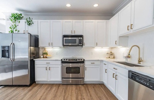 North Hyde Park Casa | Hyde Park/SoHo/Downtown 2/2 Townhome