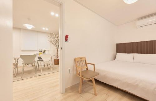 Jongno Apartamento | Hyehwamun Myeongdong Stay, 3 min to Naksan Park, 8 min to DDP, 10 min to Gyeongbokgung, Daehak-ro, place for 6p