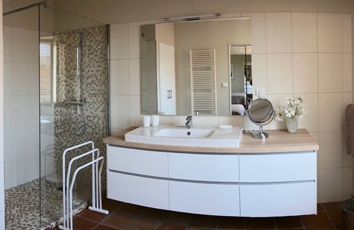 Hyeres City Centre Casa | HYERES Encantadora casa con piscina privada en el centro de la ciudad ya 4 km del mar.