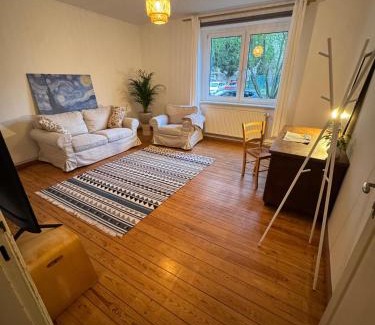 Innenstadt Apartamento | HYGGE - 100qm Wohnung in bester Lage mit Parkplatz und Balkon