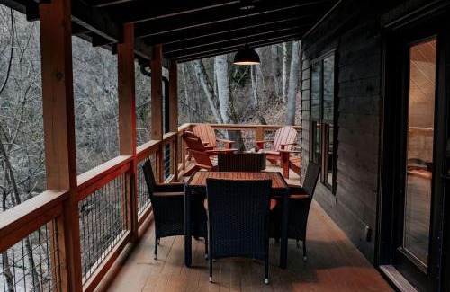Cashes Valley Casa | Hygge Hollow Cabin on Fightingtown Creek in Blue Ridge, GA