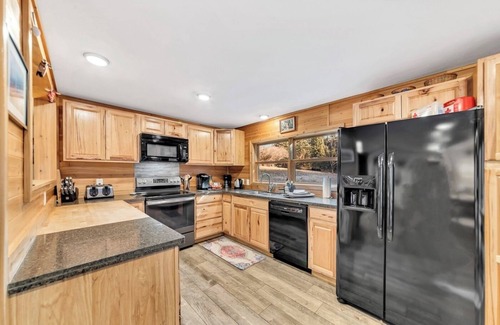 Rapid City Casa | Hygge House on the Creek, Relaxation at the Creekside House!