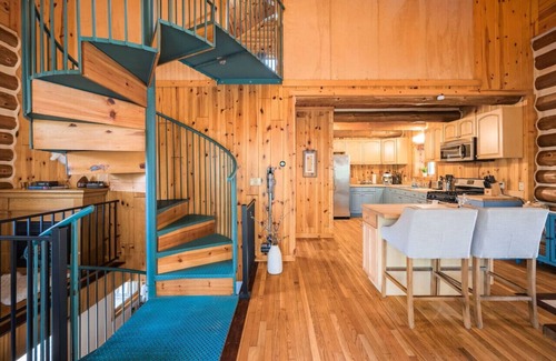 Traverse City Cabina | Hygge Up North Cabin