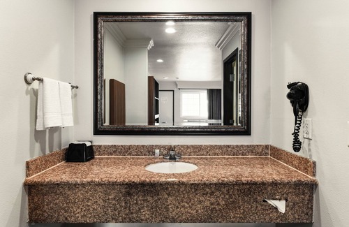 Olde Carlsbad Hotel | Hyland Inn Near Legoland