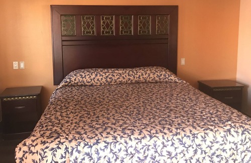 La Habra Hotel | Hyland Motel
