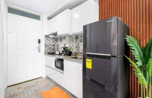 Mactan Export Processing Zone Apartamento | Hyllia by J&J ( Near Airport| Wi-Fi | Netflix )