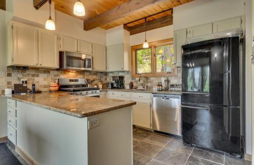 Tahoe Woods Villa | Hyphen 5-bedrooms rental, private beach, filtered view