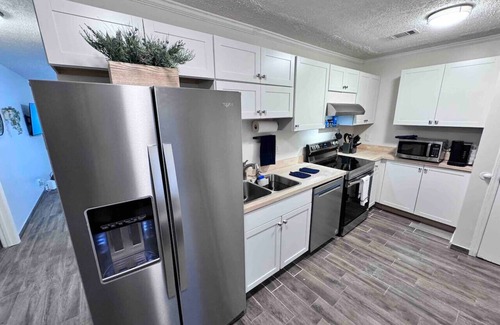 Pooler Apartamento | I-95 and Tanger Outlets. Pets are allowed