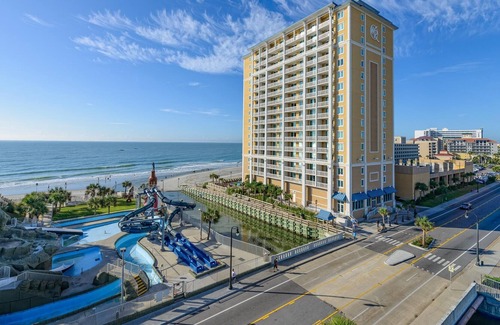 Myrtle Beach Villa | Oceanview Condo Steps from Beach & Family Kingdom w / Resort Pool & Lazy River