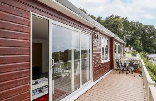 Bucks Cross Casa | I C Lundy Too