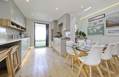 Shaftesbury Casa | I Came To Boogie - Cuatro Habitaciones Casa, Capacidad 9