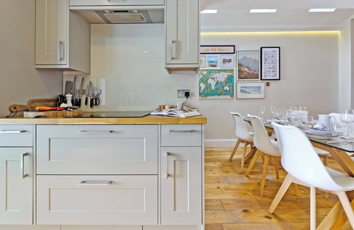 Shaftesbury Casa | I Came To Boogie - Cuatro Habitaciones Casa, Capacidad 9