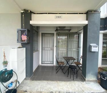 Batu Arang Apartamento | i-Idaman Kota Puteri Homestay