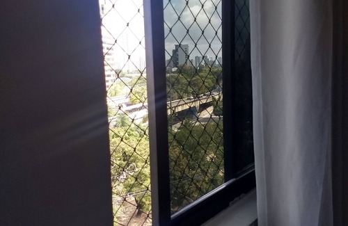 Espinheiro Apartamento | Alquilo una habitación en un edificio bien ubicado, con plaza de aparcamiento, piscina, sauna.