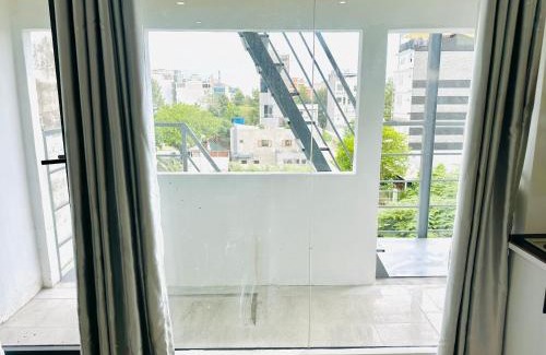 An Phu Apartamento | I RiverSide 405B I Spacious Studio W Kitchen & Balcony