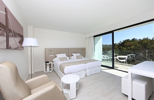 Sant Llorenc des Cardassar Hotel | Iberostar Waves Cala Millor -Adults Only