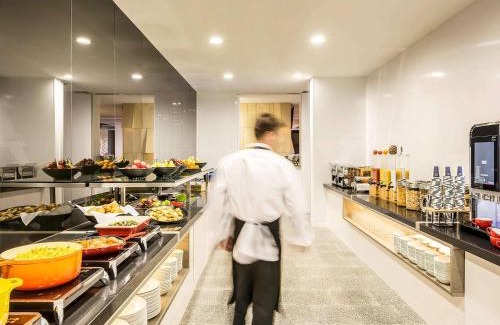 Adelaide Central Business District Hotel | ibis Adelaide