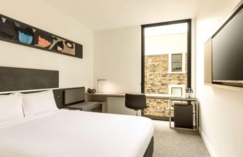 Adelaide Central Business District Hotel | ibis Adelaide