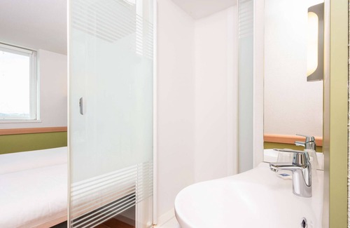 Breitenrain-Lorraine Hotel | ibis budget Bern Expo