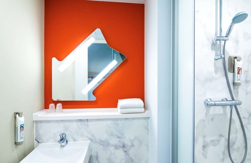 Zestienhoven Hotel | ibis budget Rotterdam The Hague Airport