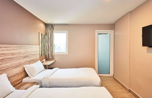 Geylang Hotel | ibis budget Singapore Crystal