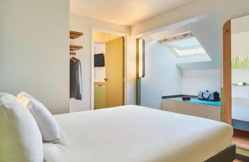 Coignieres Hotel | Ibis Budget Versailles Coignieres