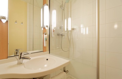 Gentilly Hotel | ibis Paris Porte d'Italie