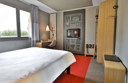 Saint-Etienne Hotel | ibis Saint-Étienne - La Terrasse