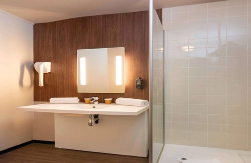Saint-Etienne-du-Rouvray Hotel | Ibis Styles Rouen Parc Expo Zenith