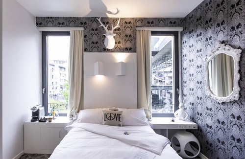 Lausanne Center Hotel | ibis Styles Lausanne Center Mad House