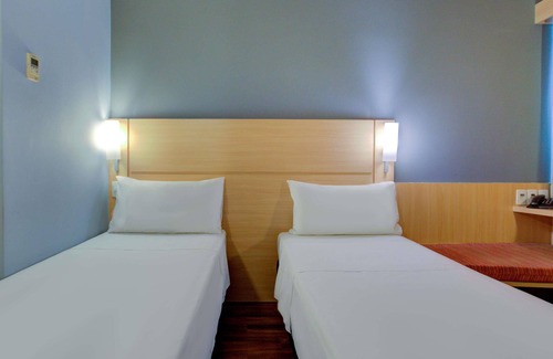 Jardim da Penha Hotel | ibis Vitoria Praia de Camburi