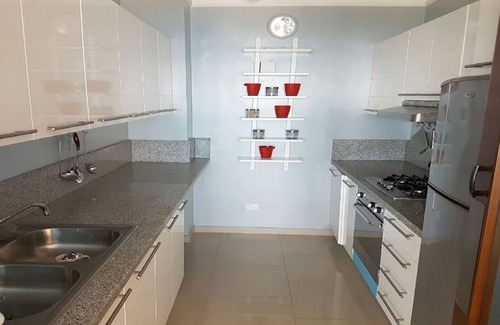 Ciudad Universitaria Apartamento | Torre IBIZA Malecón - Frente mar piscina y Caribe.