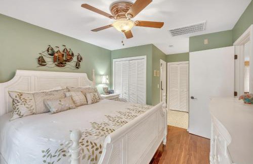 West Beach Casa | IC55: 55 Inlet Cove