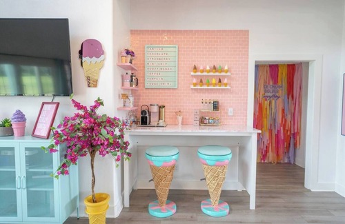 Lacy-Lakeview Casa | Ice Cream Dream at Casa Kumwesu