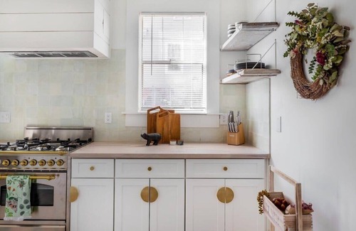 Inman Park Apartamento | Ice Cream Shop by Minty Living