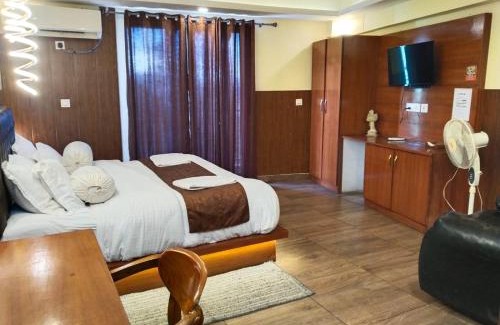 Mussoorie Hotel | Iceberg Hill View