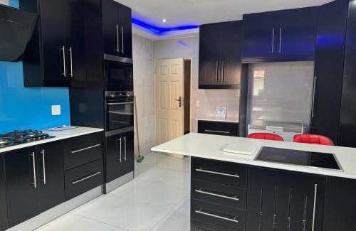 Standerton Casa | Icebolethu Guest House