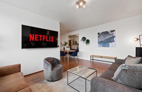 Haaleiti Apartamento | Icelands Biggest Mall at 8 Minute walk - Free parking