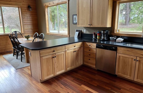 Leavenworth Cabina | Icicle Creek Lodge 2 Minutes to Downtown Leavenworth 3 bedrooms 3 baths