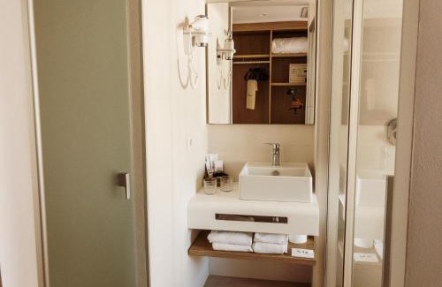 Manacor Hotel | ICON Valparaiso - Adults Only