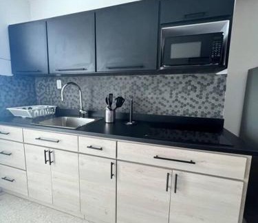 Miramar Apartamento | Iconic 4 bedroom in best artsy street in 8 guest