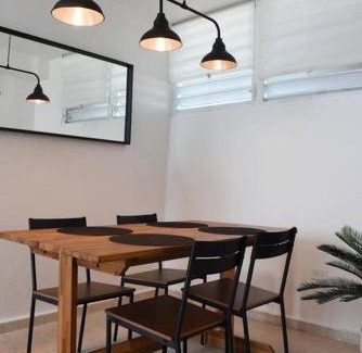 Miramar Apartamento | Iconic 4 bedroom in best artsy street in 8 guest