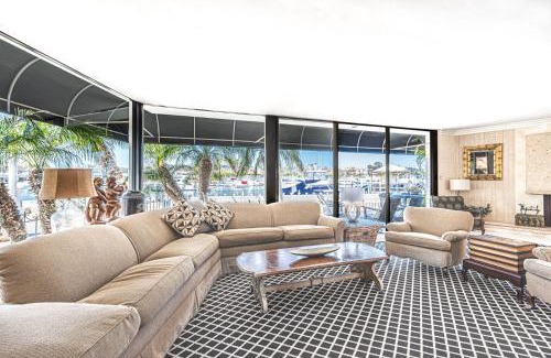 Balboa Island Casa | Iconic 4Br Bayfront Home W Unmatched Indooroutdoor Living By Beachview Rentals
