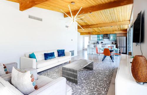 Racquet Club Estates Casa | Iconic Mid-Century Modern Escape Permit# 4729